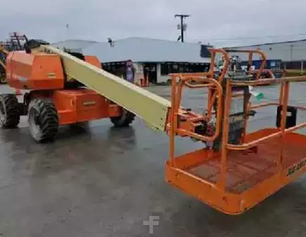 Telescopic boom lift 2015  JLG 600S (1)
