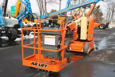 Articulating boom lift 2020  JLG E300AJP (1)