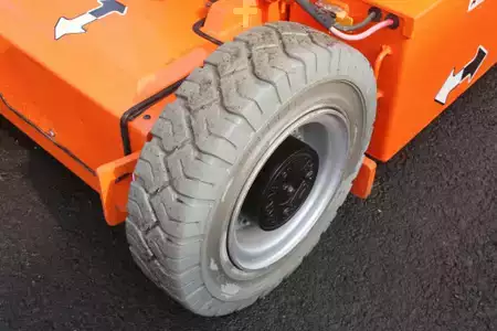 Articulating boom lift 2020  JLG E300AJP (17)