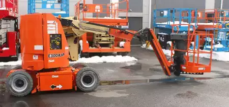 Articulating boom lift 2020  JLG E300AJP (5)