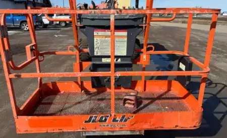 Plataforma Articulada 2020  JLG 450AJ (2)