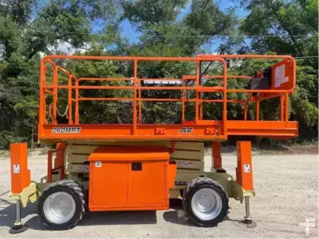 Plataforma de Tijera 2015  JLG 260MRT (1)