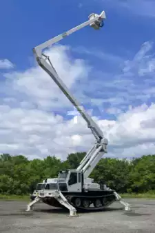 Articulating boom lift 2008  Versalift VST-9000-E100 (3)