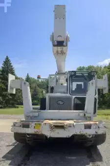 Articulating boom lift 2008  Versalift VST-9000-E100 (5)