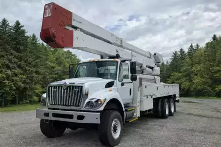 Articulating boom lift 2014  Altec A77-TE93 (1)