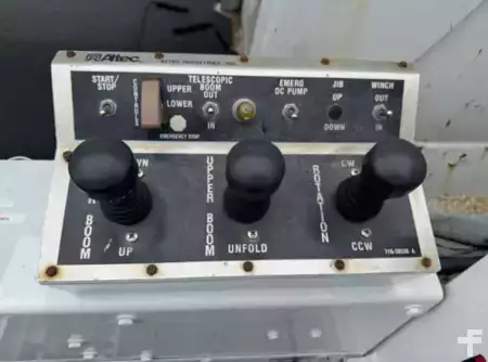 Articulating boom lift 2014  Altec A77-TE93 (15)