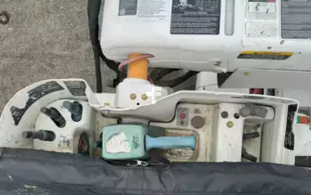 Articulating boom lift 2014  Altec A77-TE93 (16)