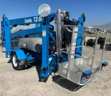 Plataforma de remolque  Genie TZ50/30 (1)