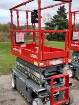 Scissor lift 2026  SkyJack SJ3219E (1)