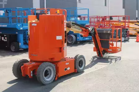 Articulating boom lift 2018  JLG E300AJP (3)