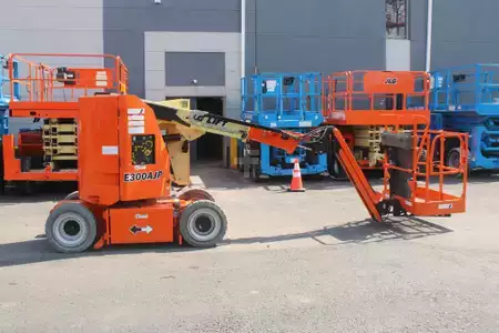 Articulating boom lift 2018  JLG E300AJP (5)