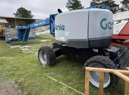 Articulating boom lift 2018  Genie Z62/40 (2)