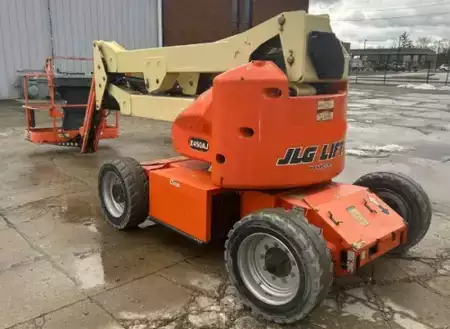 Articulating boom lift 2017  JLG E450AJ (1)