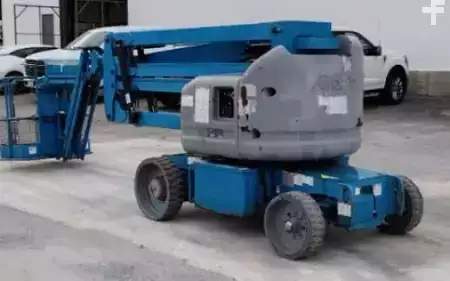 Articulating boom lift 2013  Genie Z40/23N (1)