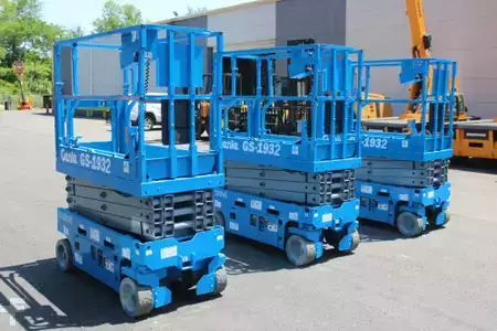 Scissor lift 2022  Genie GS-1932 E-Drive (1)