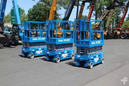 Scissor lift 2022  Genie GS-1932 E-Drive (2)