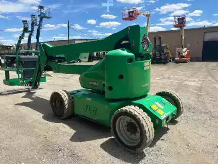 Articulating boom lift 2013  JLG E450AJ (2)