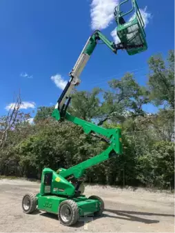 Articulating boom lift 2013  JLG E450AJ (3)