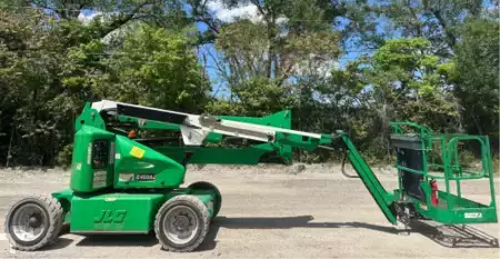 Articulating boom lift 2013  JLG E450AJ (4)