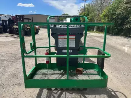 Articulating boom lift 2013  JLG E450AJ (6)