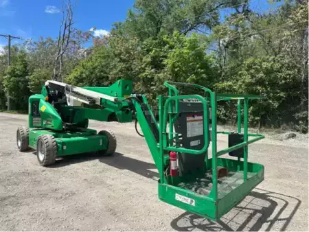 Articulating boom lift 2013  JLG E450AJ (8)