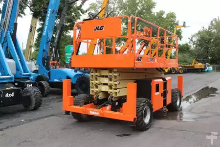 Scissor lift  JLG 430LRT (1)