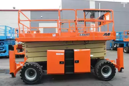 Scissor lift  JLG 430LRT (2)