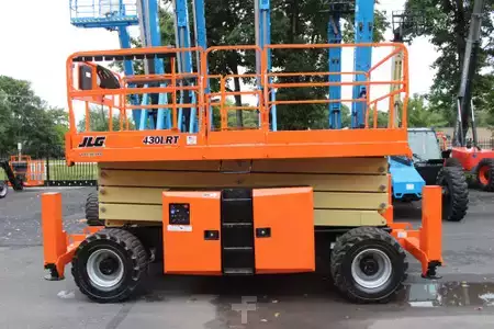 Scissor lift  JLG 430LRT (3)