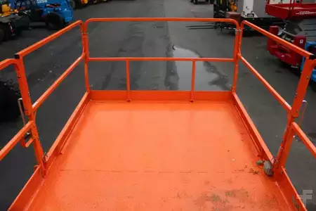 Scissor lift  JLG 430LRT (8)