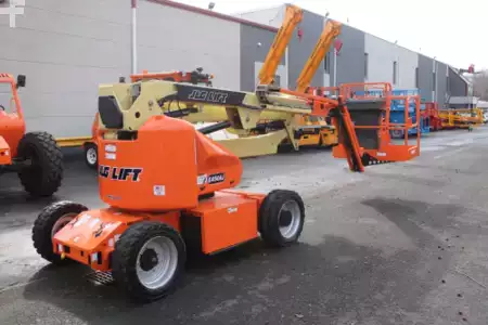 Articulating boom lift 2017  JLG E450AJ (1)