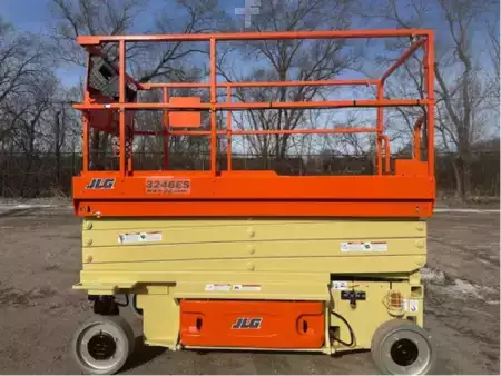 Scissor lift  JLG 3246ES (1)