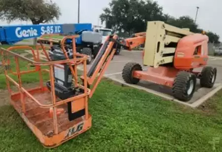Articulating boom lift 2017  JLG 450AJ (1)