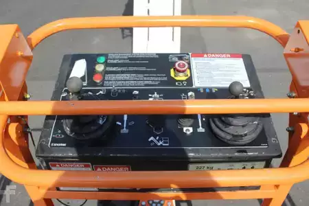 Plataforma Telescópica 2016  Snorkel TB126J (12)