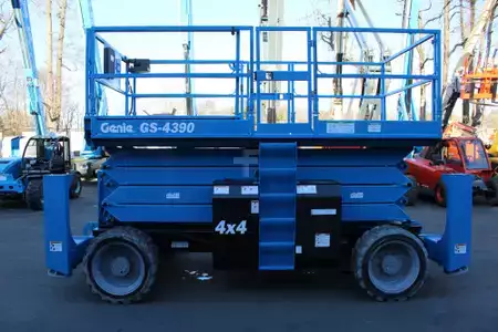 Plataforma de Tijera 2020  Genie GS4390RT (7)