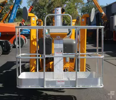 Articulating boom lift 2025  Bil-Jax 45XA (3)