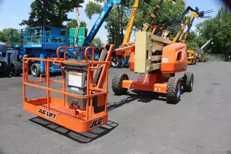 Articulating boom lift 2017  JLG 450AJ (1)