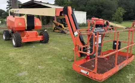Articulating boom lift 2019  JLG 800AJ (1)