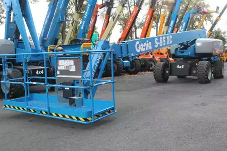 Plataforma Telescópica  Genie S85XC (1)