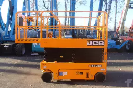 Scissor lift 2022  JCB S3246E (2)