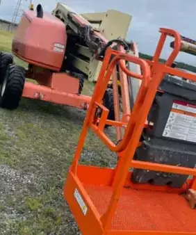 Plataforma Articulada  JLG 450AJ (1)