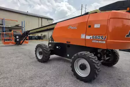 Plataforma Telescópica  JLG 660SJ (2)