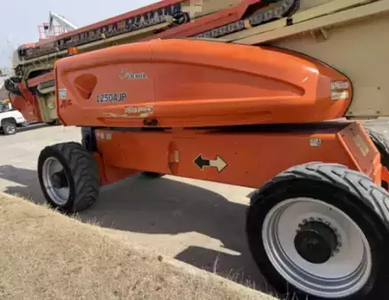 Plataforma Articulada  JLG 1250AJP (1)