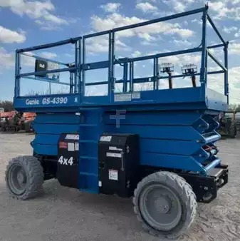 Plataforma de Tijera 2020  Genie GS4390RT (1)