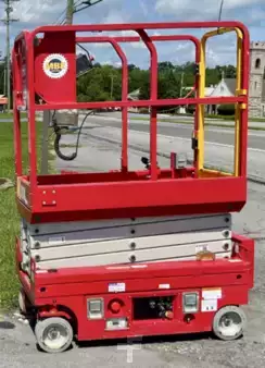 Scissor lift 2023  MEC Micro 19 (2)
