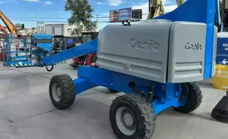 Telescopic boom lift  Genie S40 (1)
