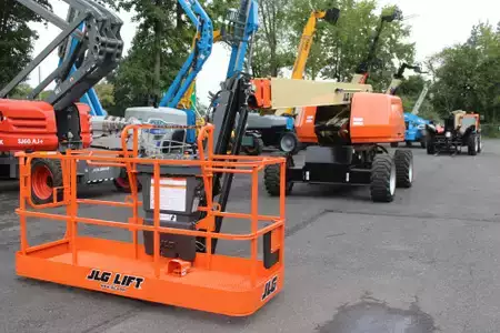 Telescopic boom lift  JLG 660SJ (1)