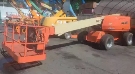 Telescopic boom lift  JLG 600S (1)