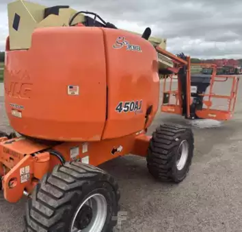 Plataforma Articulada 2020  JLG 450AJ (1)