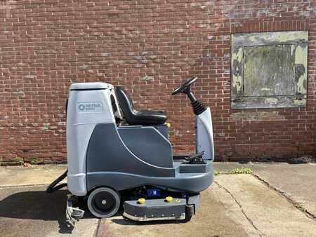 Fregadora automática en húmedo 2019  Nilfisk BR855 (2)