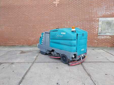 Märkäpesuri  Tennant 8300 (4)